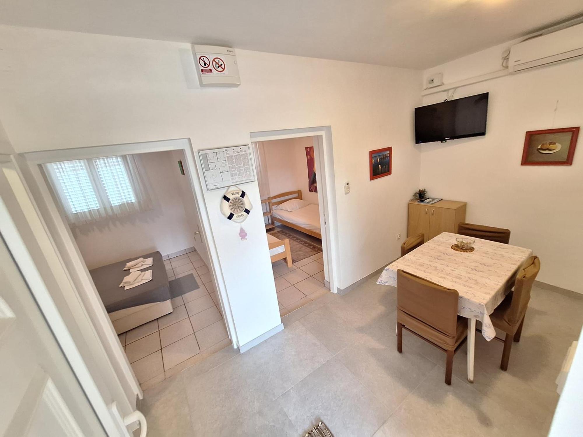 Sunny Bi-Pi Apartment Pag Town Eksteriør bilde
